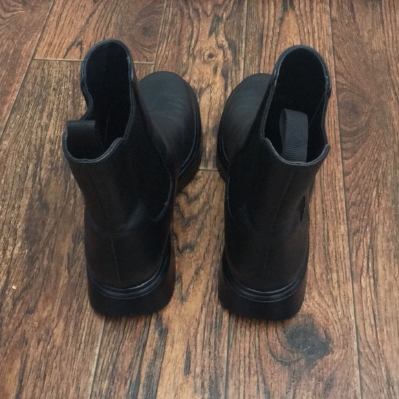 Stuart Weitzman boots size 6b - Picture 12 of 13